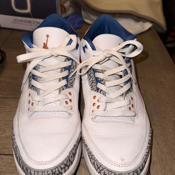 Jordan Other - Jordan 3 Retro Wizards size 11